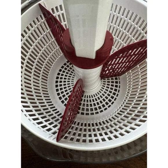 KitchenAid Salad & Fruit Spinner With 3 Dividers & Cap For Storage - Red 6.5 Qt - Picture 2 of 6